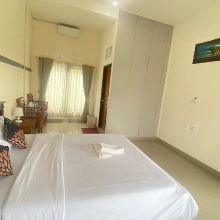 Sri Sedana Guest House Сидемен Экстерьер фото