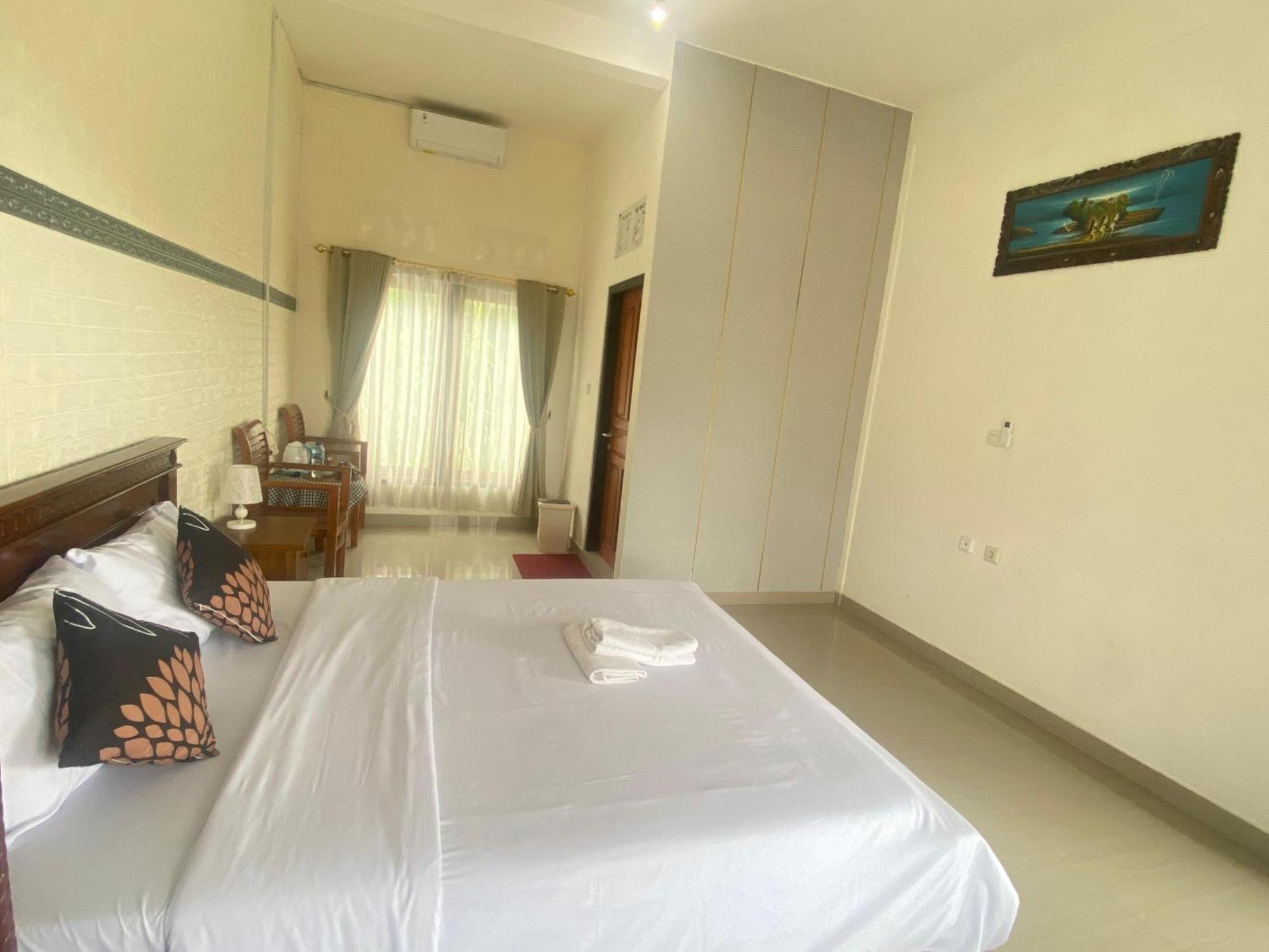 Sri Sedana Guest House Сидемен Экстерьер фото