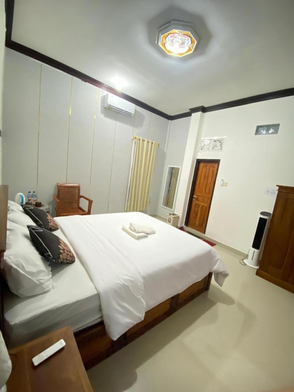Sri Sedana Guest House Сидемен Экстерьер фото