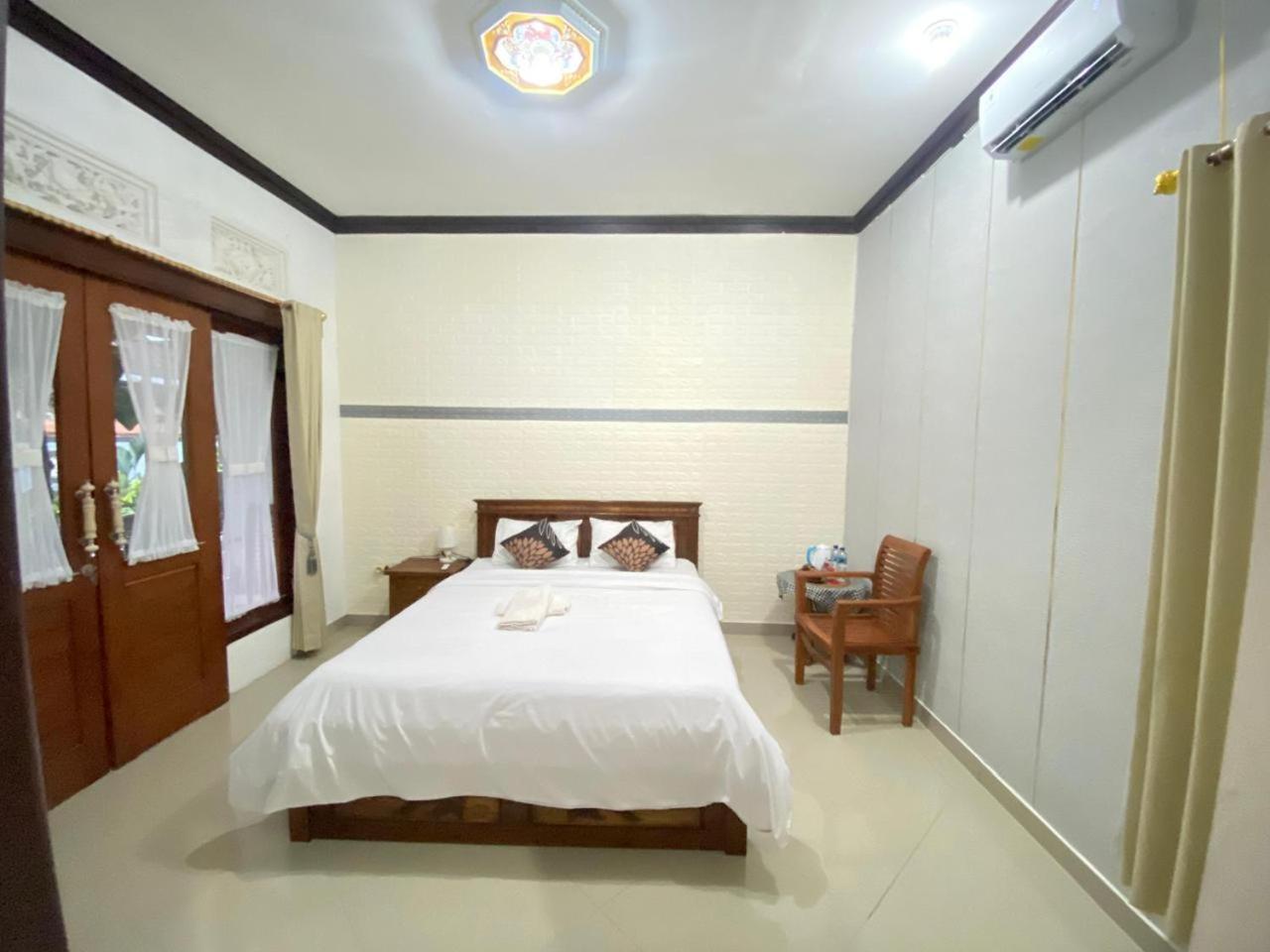 Sri Sedana Guest House Сидемен Экстерьер фото