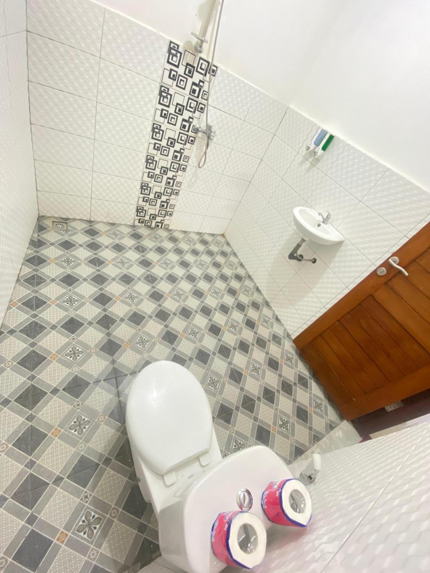 Sri Sedana Guest House Сидемен Экстерьер фото