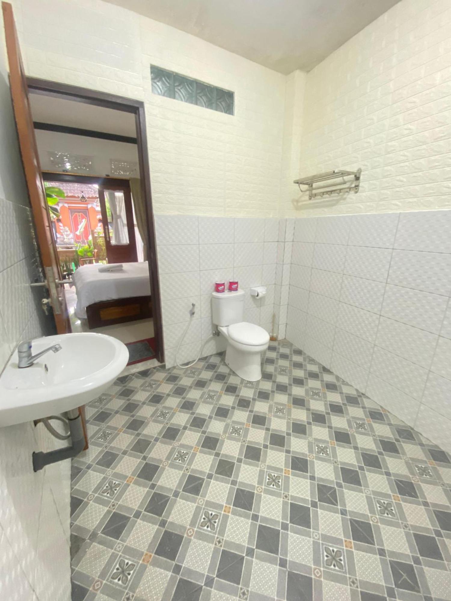 Sri Sedana Guest House Сидемен Экстерьер фото